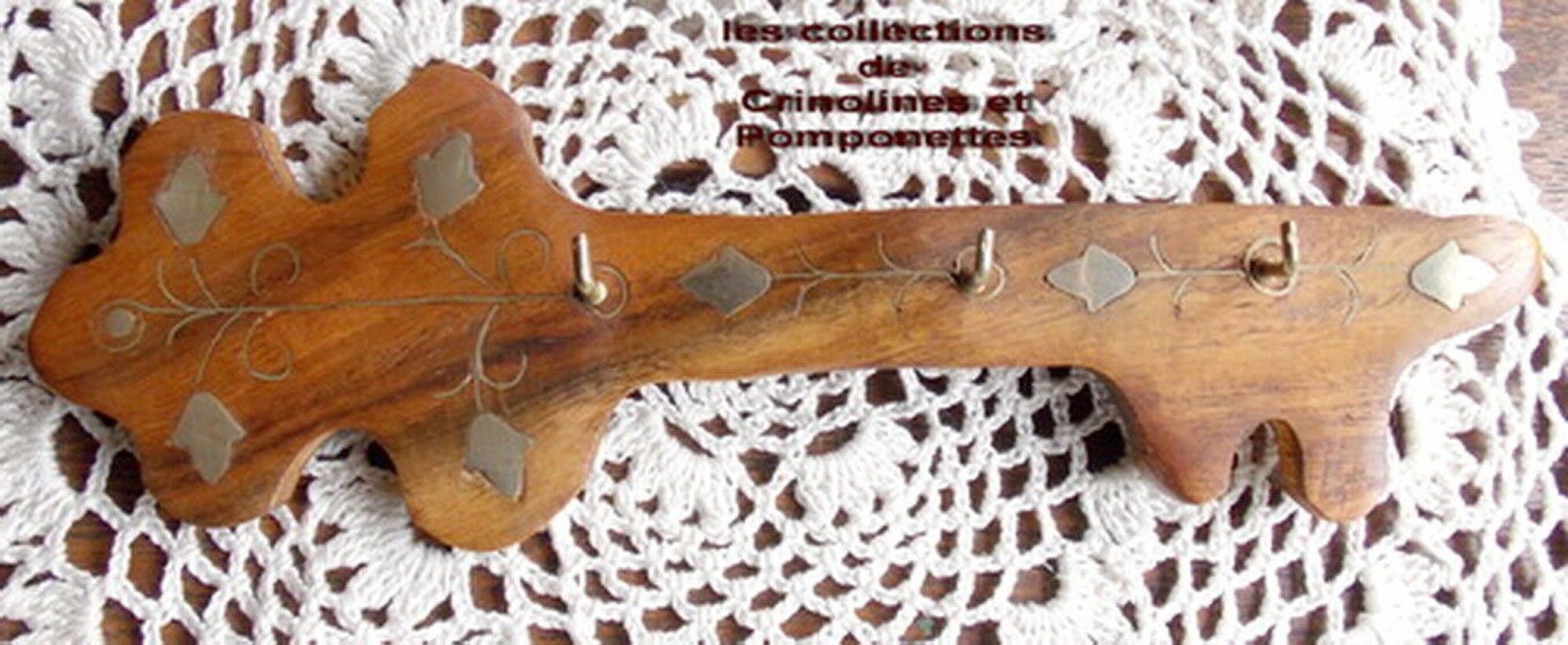 Accroche Torchons Artisanal en Bois Sculpte Inscrustations de Laiton