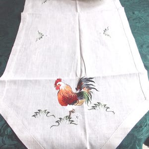 TABLE RUNNER embroidered on rectangular polylinen with pointed finish, roosters 50X150