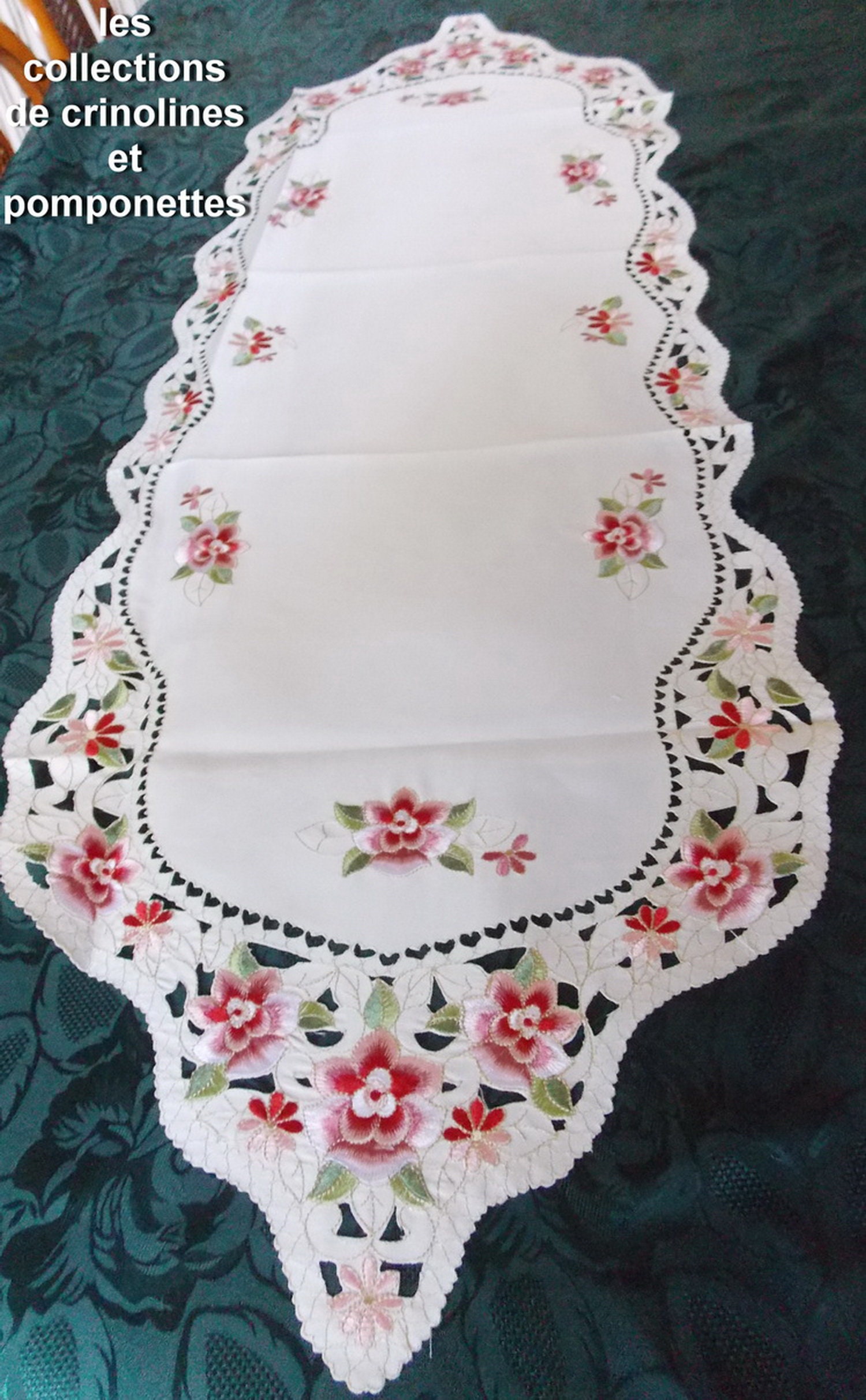 Chemin de Table Brodé en Polyester Epais Rectangulaire 50x150 Termine Pointe Jolis Coeurs