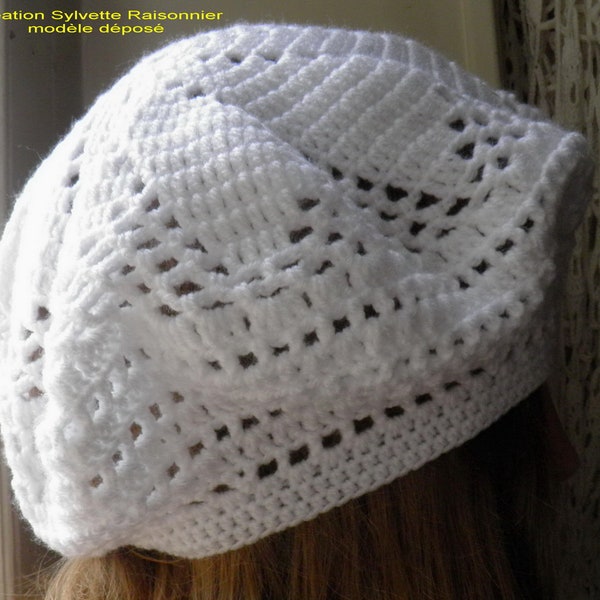 BERET   fait main création Sylvette Raisonnier artisanat français  classique  blanc