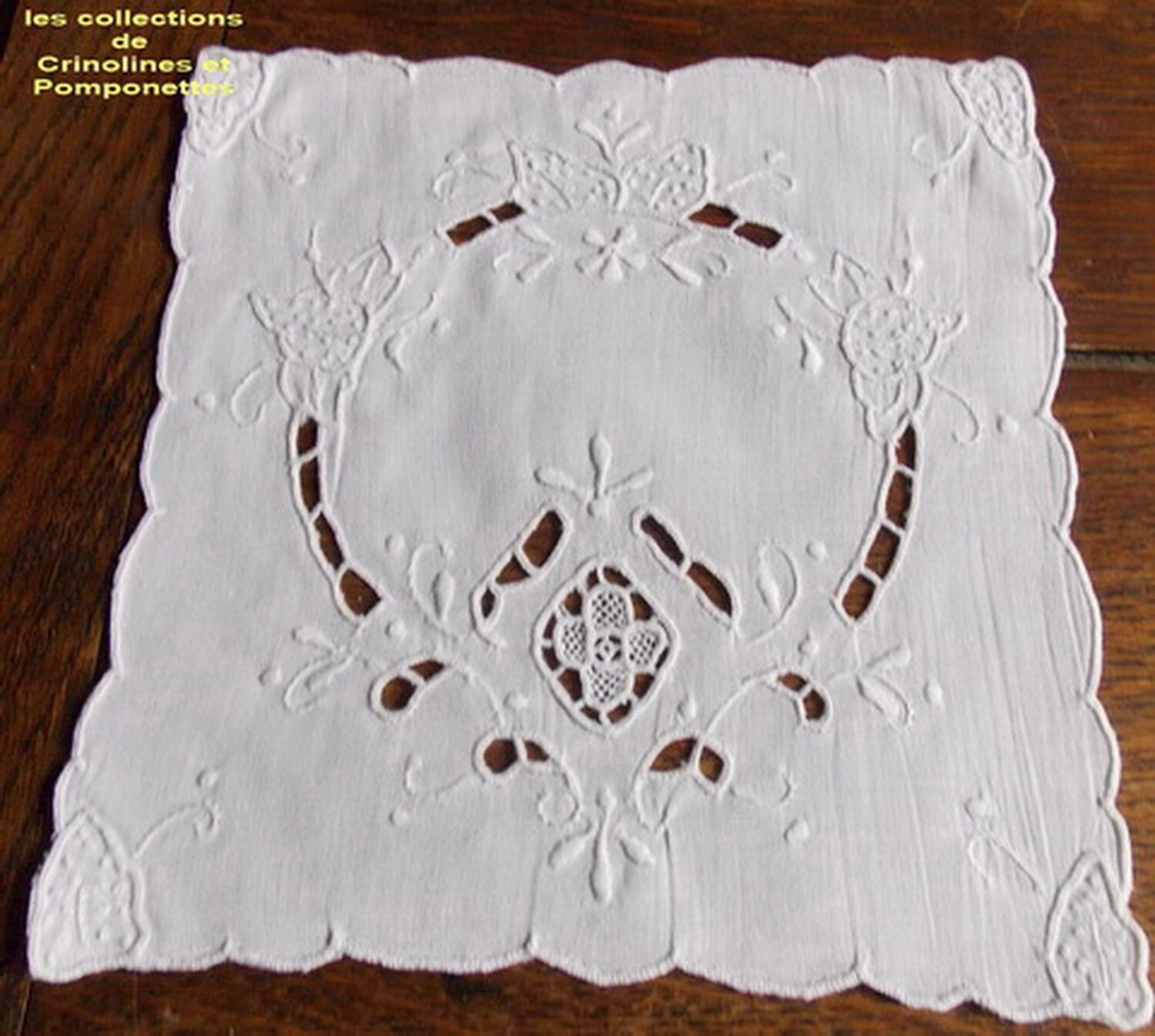 Napperon Brode Main Broderies Richelieu et Jours de Venise Carré 20 Lot 2