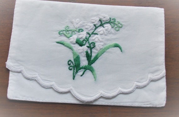 Vintage geborduurde zakdoek Accessoires Sjaals & omslagdoeken Zakdoeken Lily 