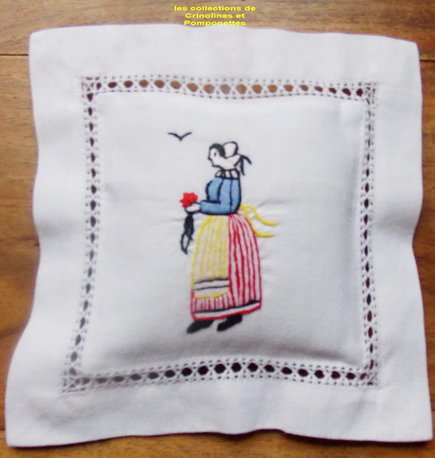 Coussinet Brode Main Garni de Lavande Provence Une Bretonne