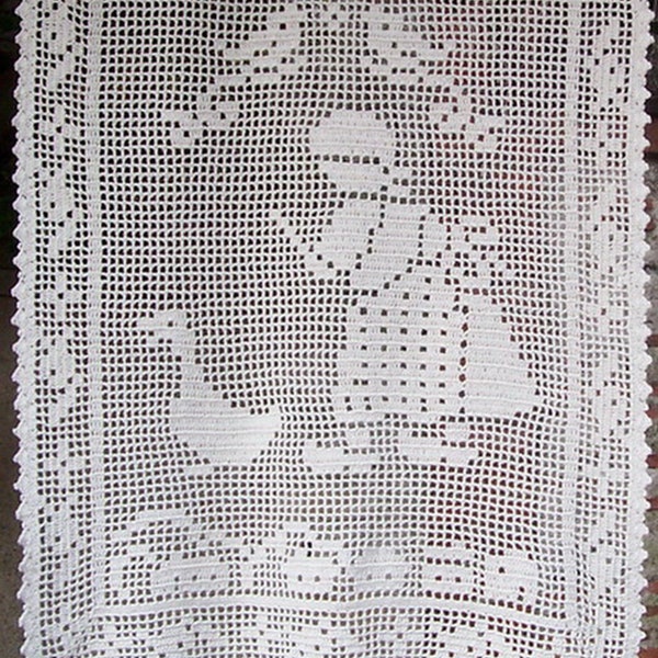 BRISEBISE  rideau   CROCHET MAIN      artisanat français création sylvette Raisonnier modèle  bertille