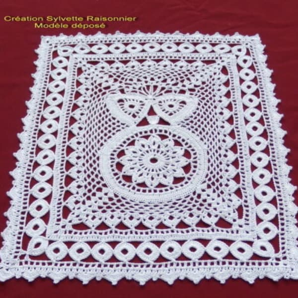 NAPPERON crochet main création Sylvette RAISONNIER  CHOUETTE  sur mesure sur commande