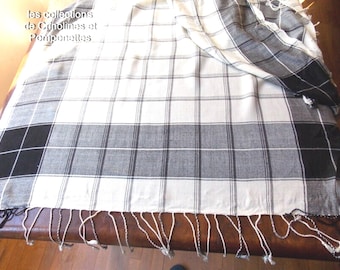 Shawl/stole/scarf in light ecru and black checkered viscose etamine