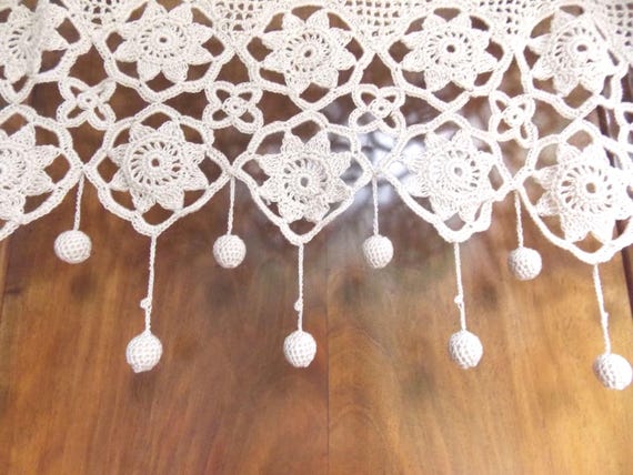 Rideau Crochet Artisanal Français Sylvette Raisonnier – Sur Mesure, Motif Aubépine, Brise-bise
