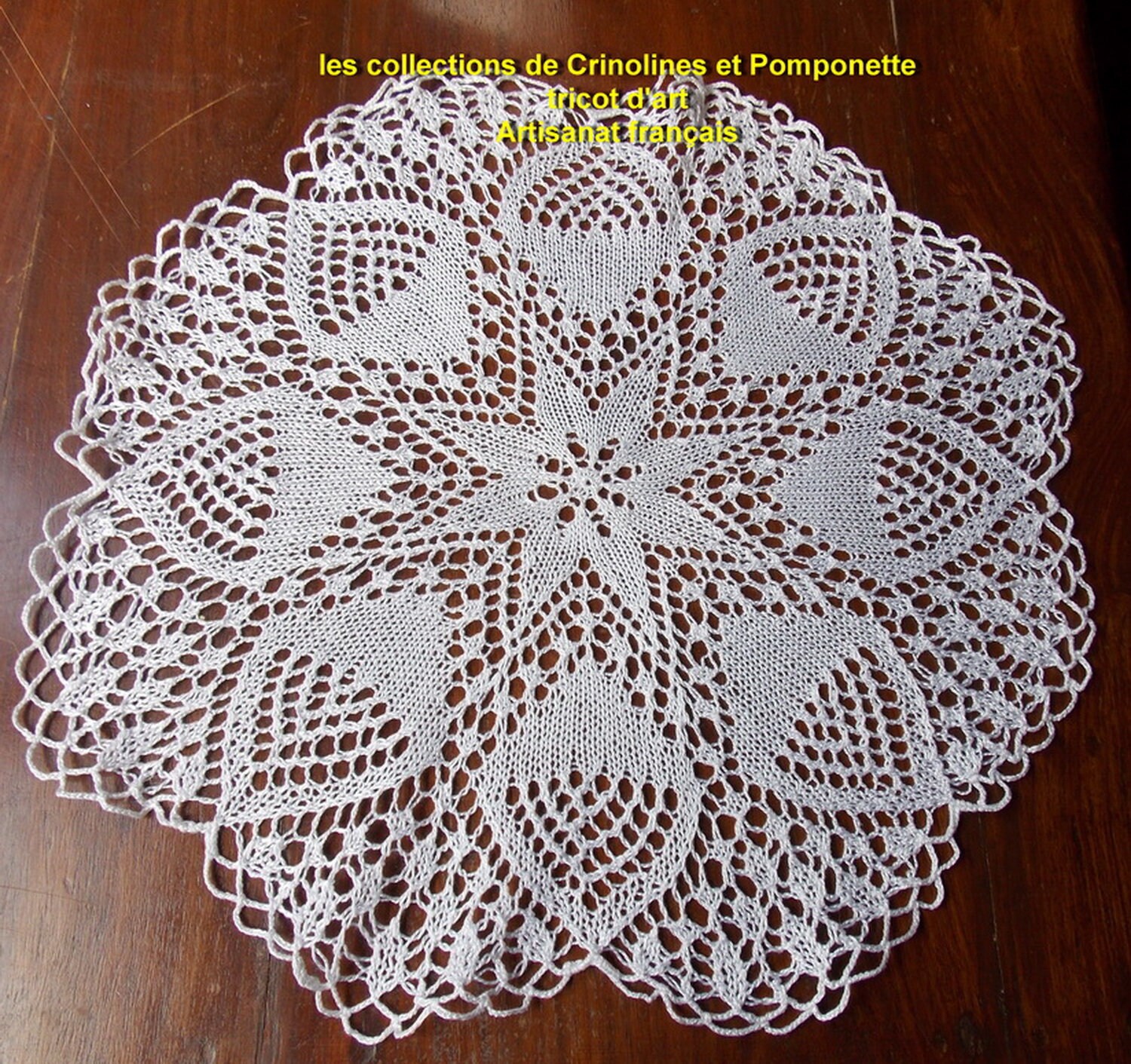Napperon Tricot d'art Main Artisanat Français Création Sylvette Raisonnier Rond Blanc de 40 cm