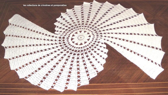 NAPPERON FAIT MAIN CROCHET LA CHOUETTE SYLVETTE RAISONNIER ARTISANAT FRANCAIS