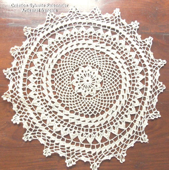 Napperon Crocheté Artisanal - Création Sylvette Raisonnier - Ecru - 100% Coton