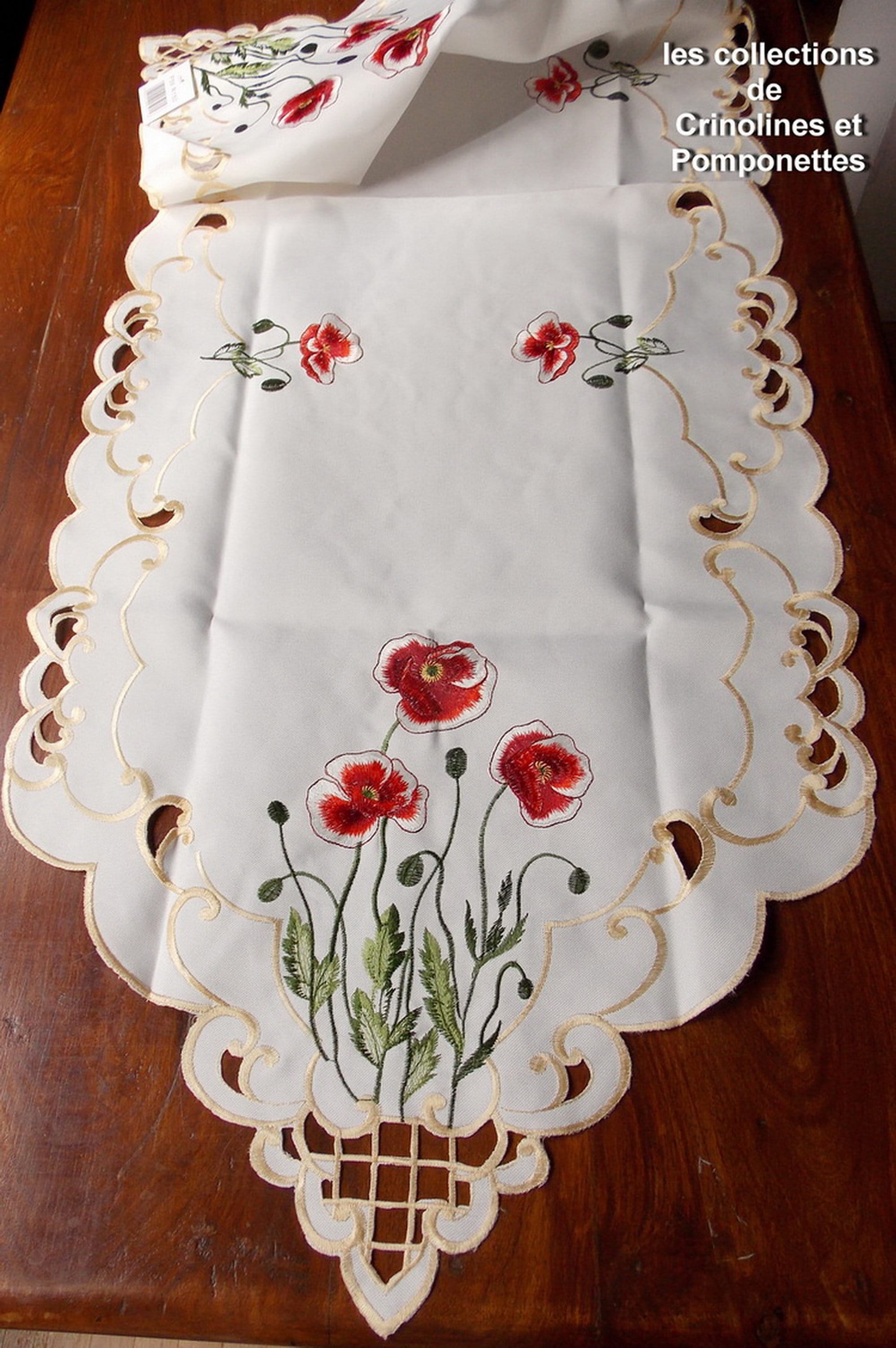 Chemin de Table Brodé en Polyester Epais Rectangulaire 50x150 Termine Pointe Trois Fleurs de Pavots