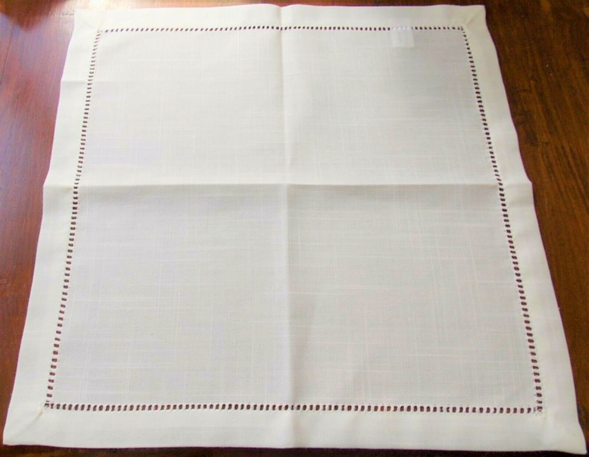 Serviettes de Table Brodées Jours Echelle sur Polyester Ecru Le Lot de 6