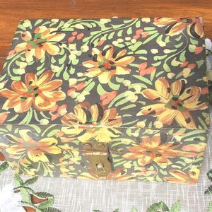 BOITE en bois ARTISANALE decor peint à la main COFFRET fleurs multicolores