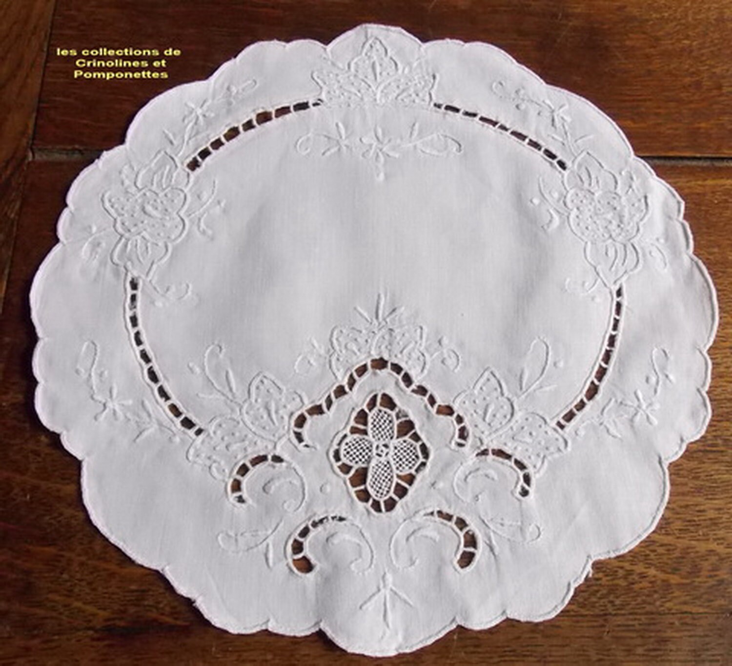 Napperon Brode Main Broderies Richelieu et Jours de Venise Rond Blanc 30