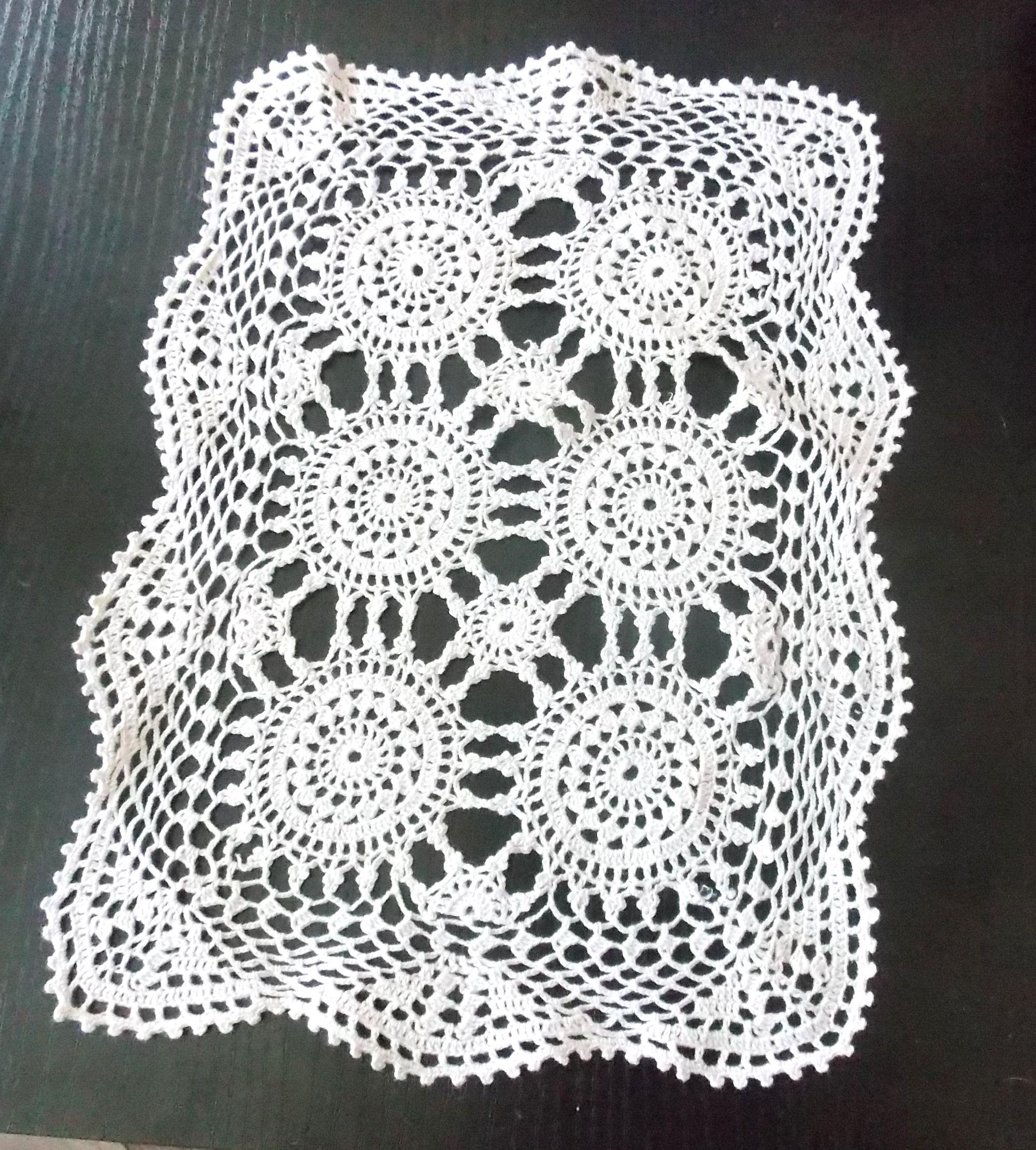 NAPPERONS CROCHET MAIN fabrication artisanale lot de 3 écrus 1 rond de 25 2 rectangulaires de 20x30 - France