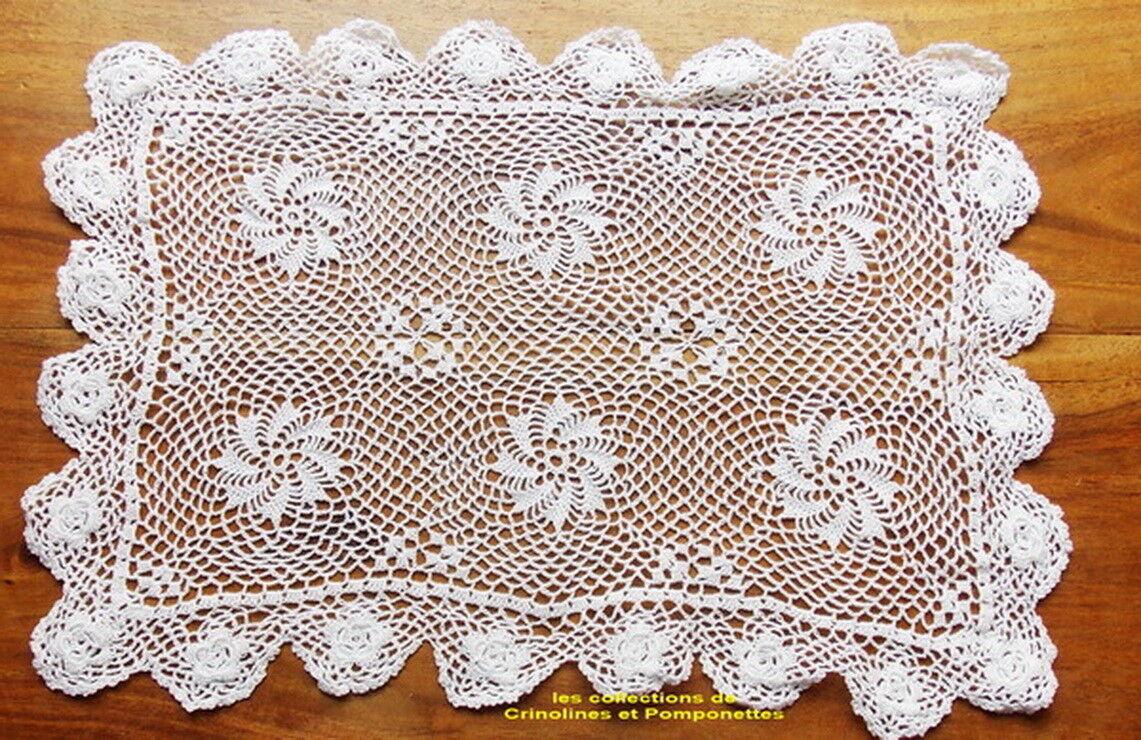 NAPPERON CROCHET MAIN centre de table artisanat français création Sylvette Raisonnier écru rond de 55cm crete - France