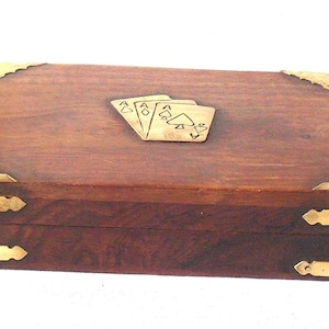 BOITE  de  COLLECTION  pour CARTES à jouer    fabrication artisanale en bois exotique application laiton massif
