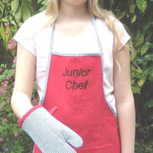 DELANTAL DE COCINA y accesorios a juego en auténtico madrás para cocineros en ciernes