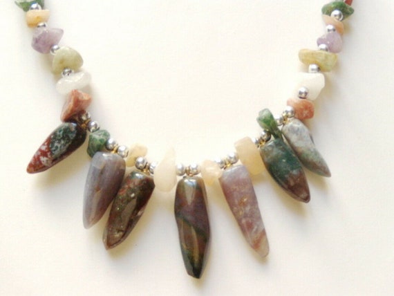 Semi precious stone best sale choker