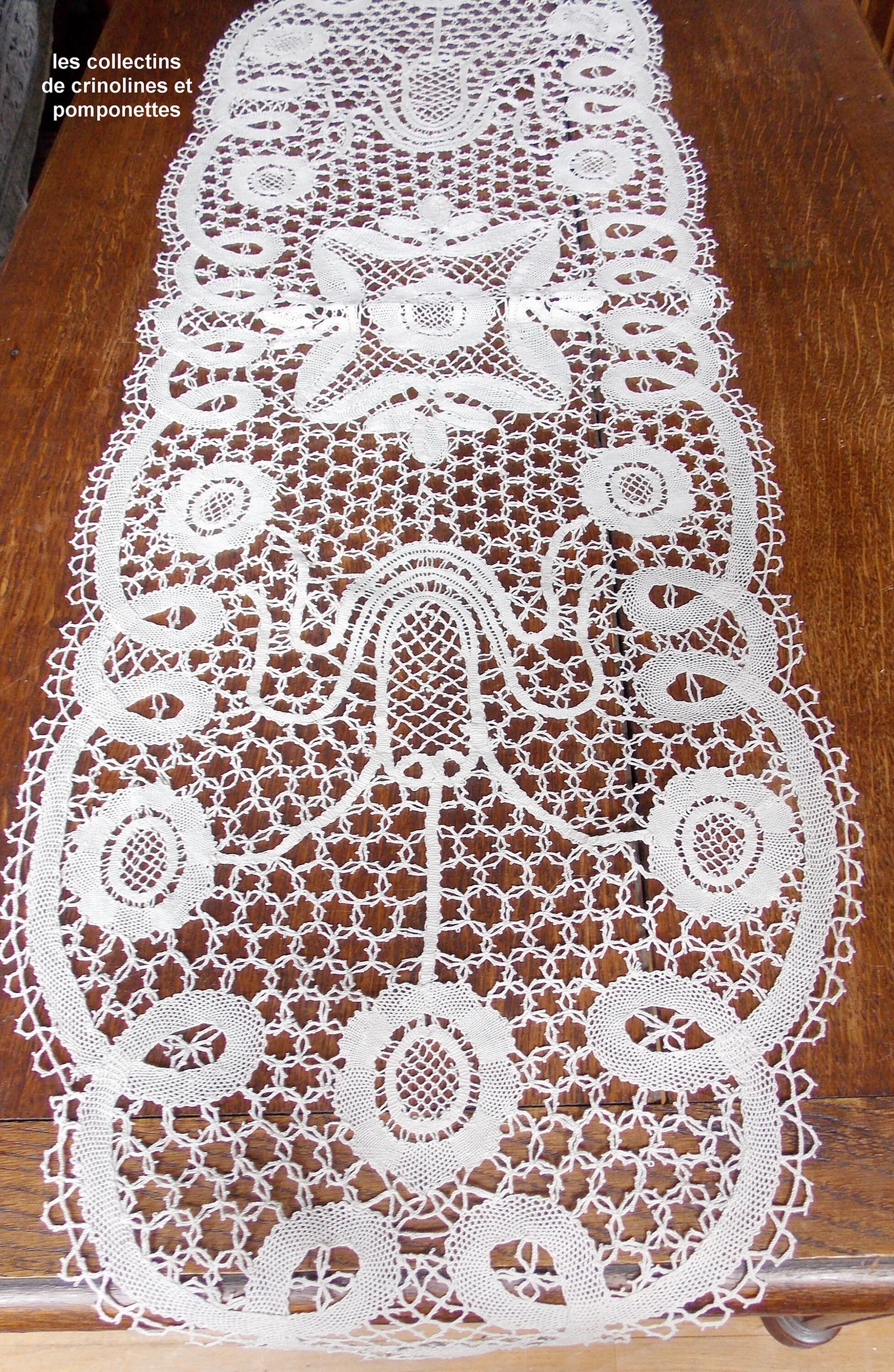 Napperon Chemin Dentelle de Bruges Aux Fuseaux Ovale Blanc 38x128