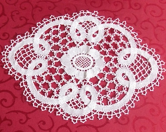 Napperon à fleurs brodé à la main (44x94 cm