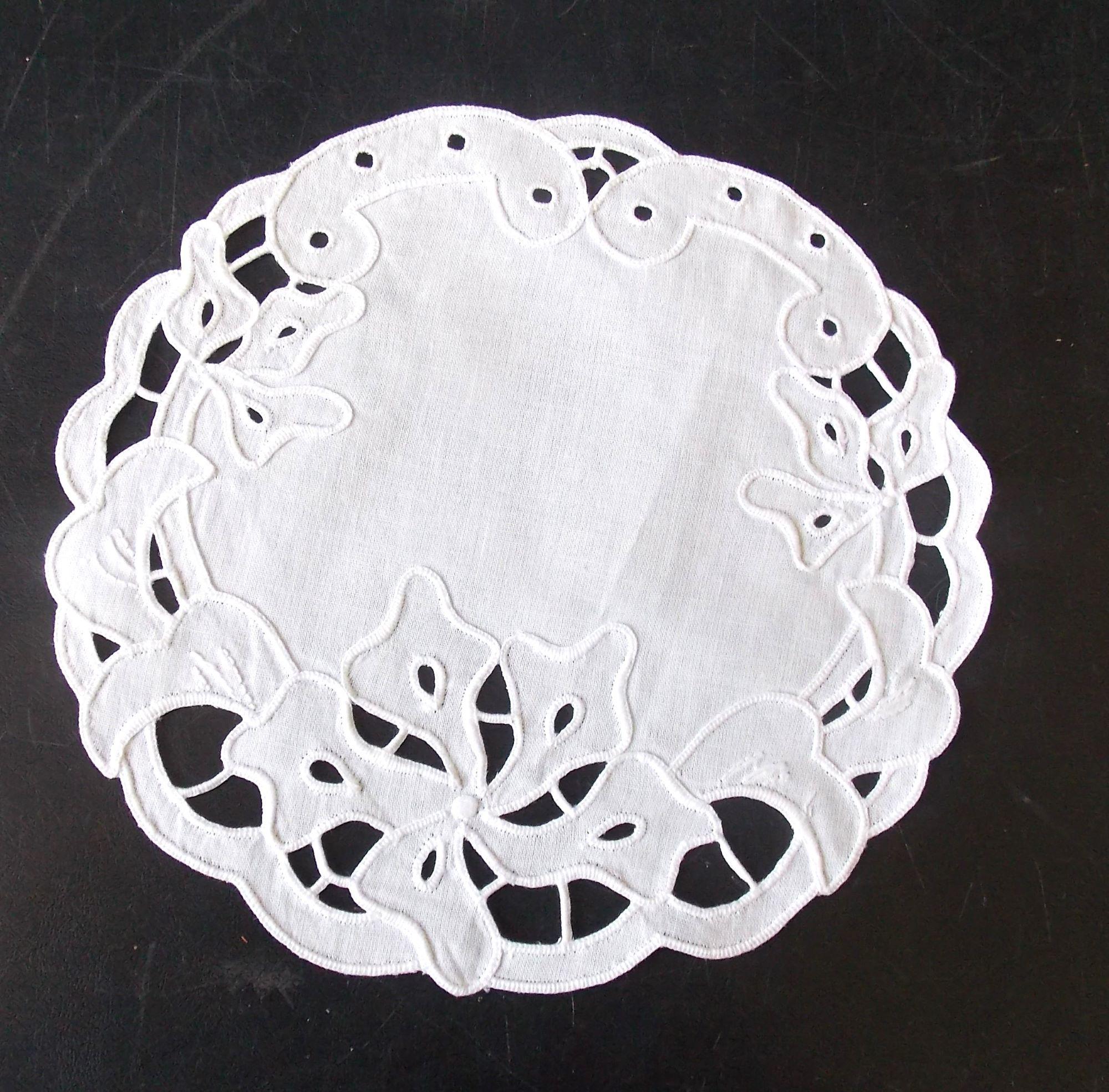 Napperons fait main ( Brodés , lin , crochet ) - Décoration
