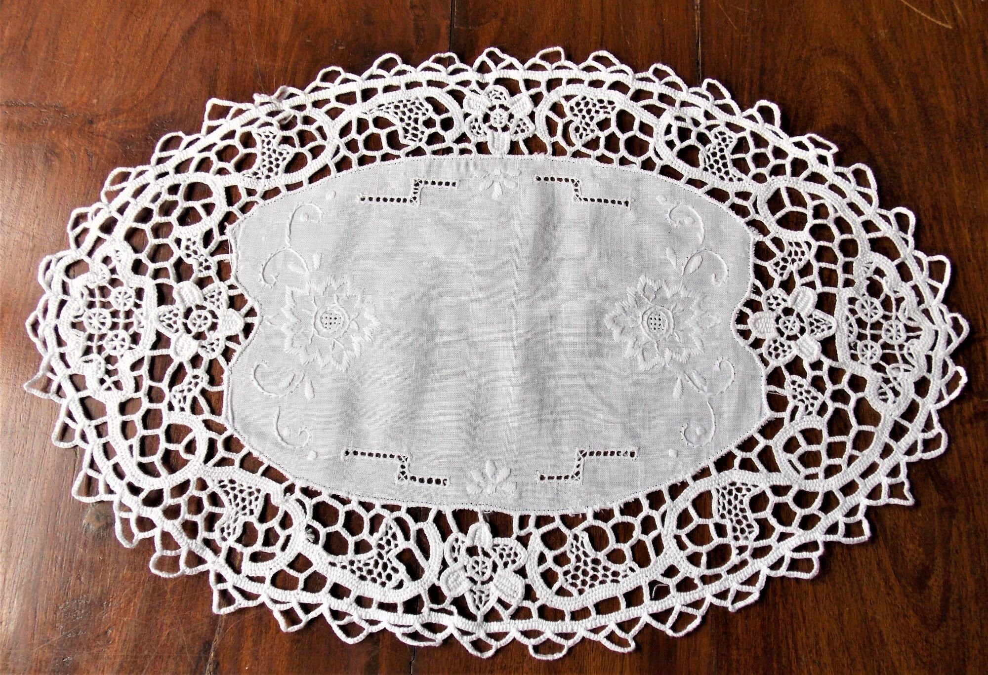 Napperon Brodé Main à L'aiguille Jours de Venise Ovale Blanc 27x40