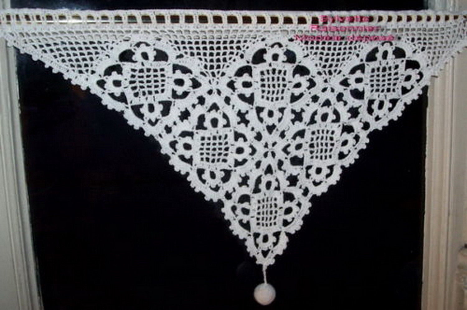 Brise Bise Fait Main Au Crochet Artisanat Français Création Sylvette Raisonnier Modèle Belle à Pompo