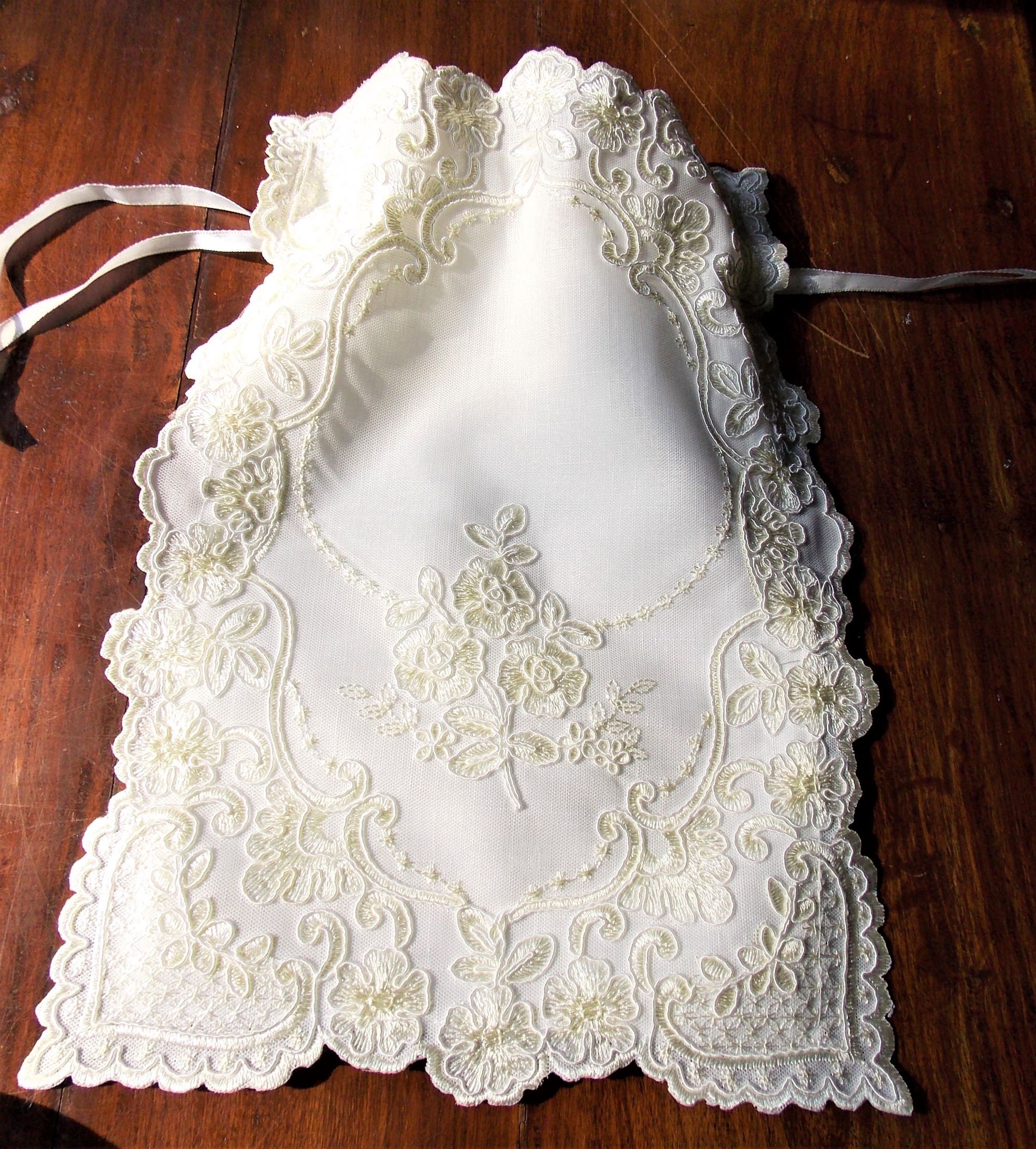 Sachet Brode sur Polyester Pour Senteurs ou Maquillages 20cmx 30 Madameroyale