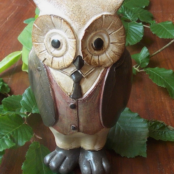 FIGURINE  HIBOU deCOLLECTION   chouette   porte bonheur en résine décorée main    le grand patron