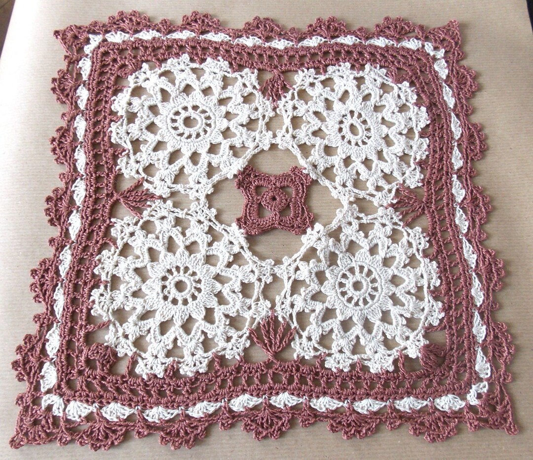 BONBONNIERE DE TABLE CROCHET MAIN CREATION S RAISONNIER RONDE GROSEILLE