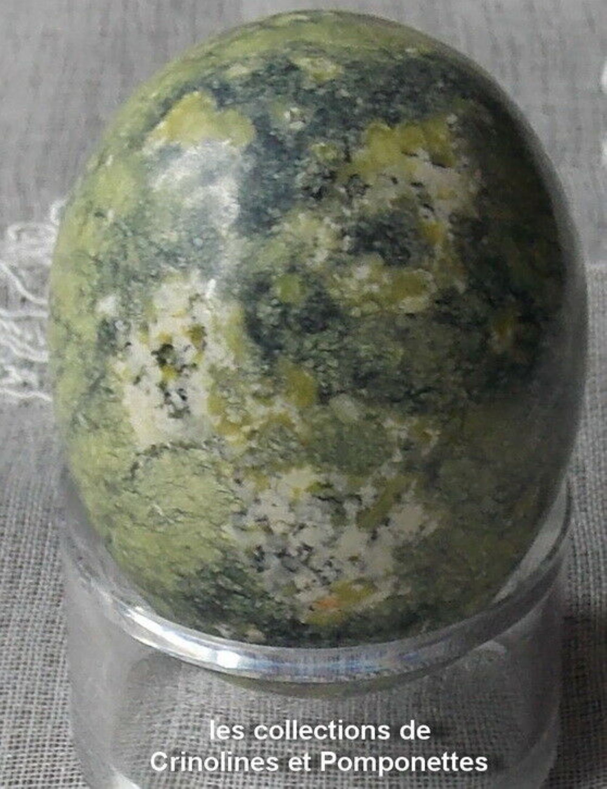 Oeuf de Collection en Pierre Fine Semi-Précieuse Serpentine Du Perou