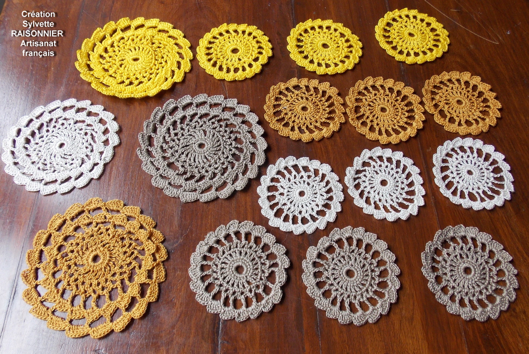 Napperons Crochet Main Service de Sous Verres Crochet Main Artisanat Français 16 Pièces 4 Couleurs