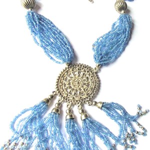 COLLIER  ras de cou à pendentif BLEU  perles de ROCAILLE
