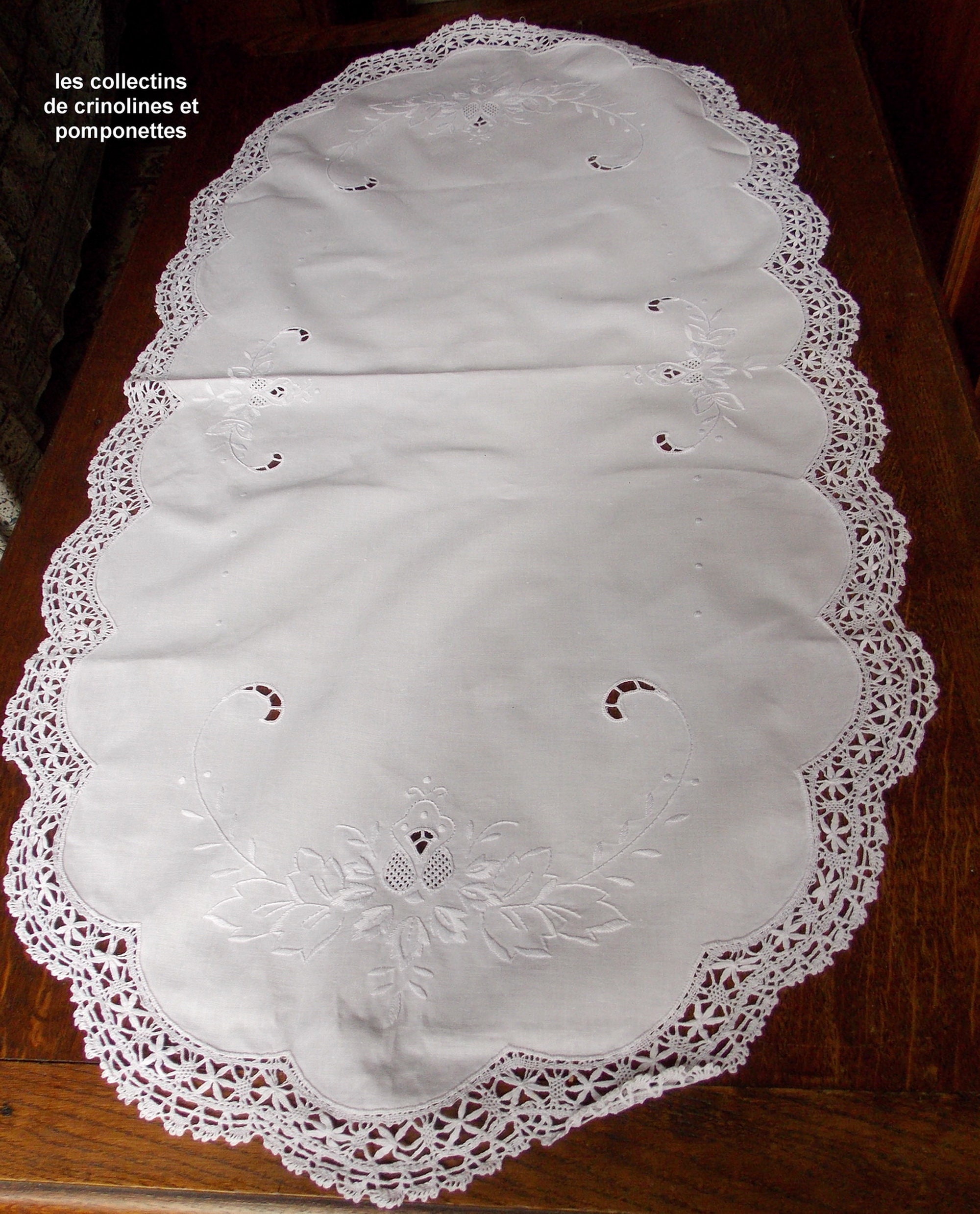 Napperon Brode Main Chemin de Table Dentelle Aux Fuseaux Point Cluny Ovale 52x108cm