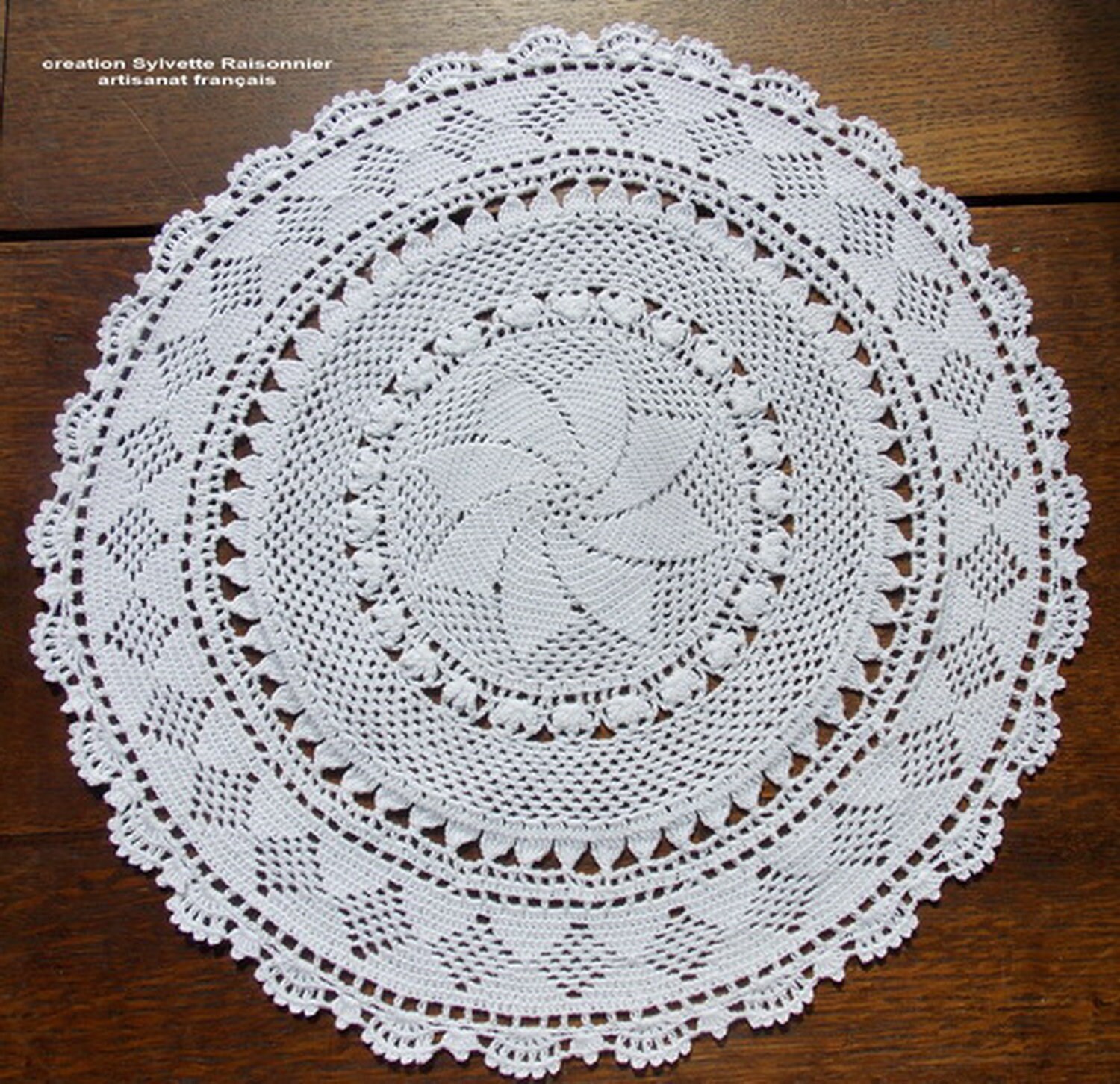 Napperon Crochet Main Artisanat Français Création Sylvette Raisonnier Rond Blanc de 42