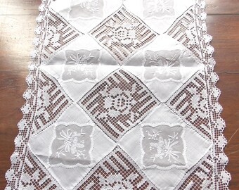 Napperon Rectangulaire Brodé Main 35x50 Cm - Lin Blanc, Filet Et Point D'Ombre - Fait Main