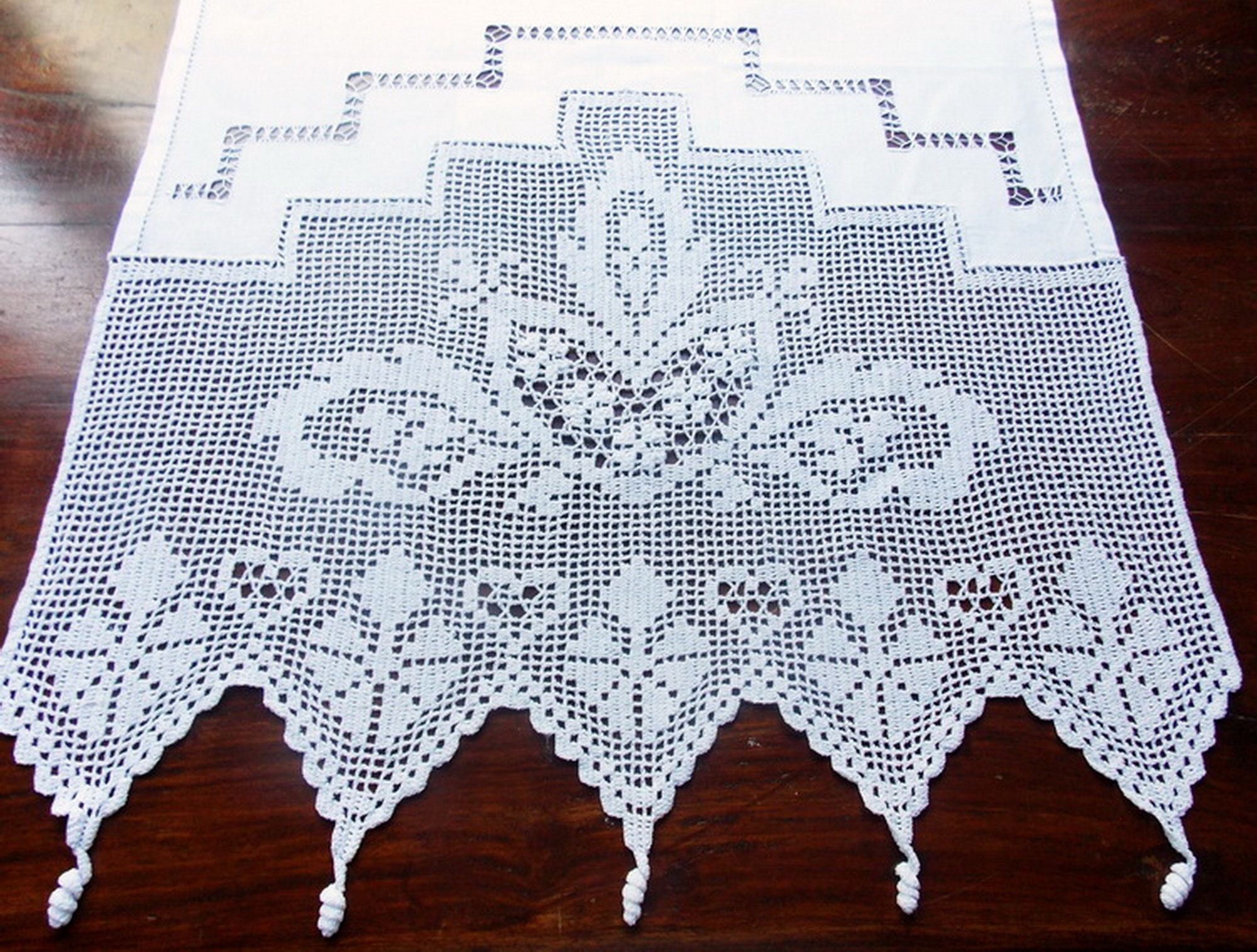 Brisebise Rideau Incrustations Crochet Fait Main Blanc 50x110 sur Toile de Coton Fleur Lys