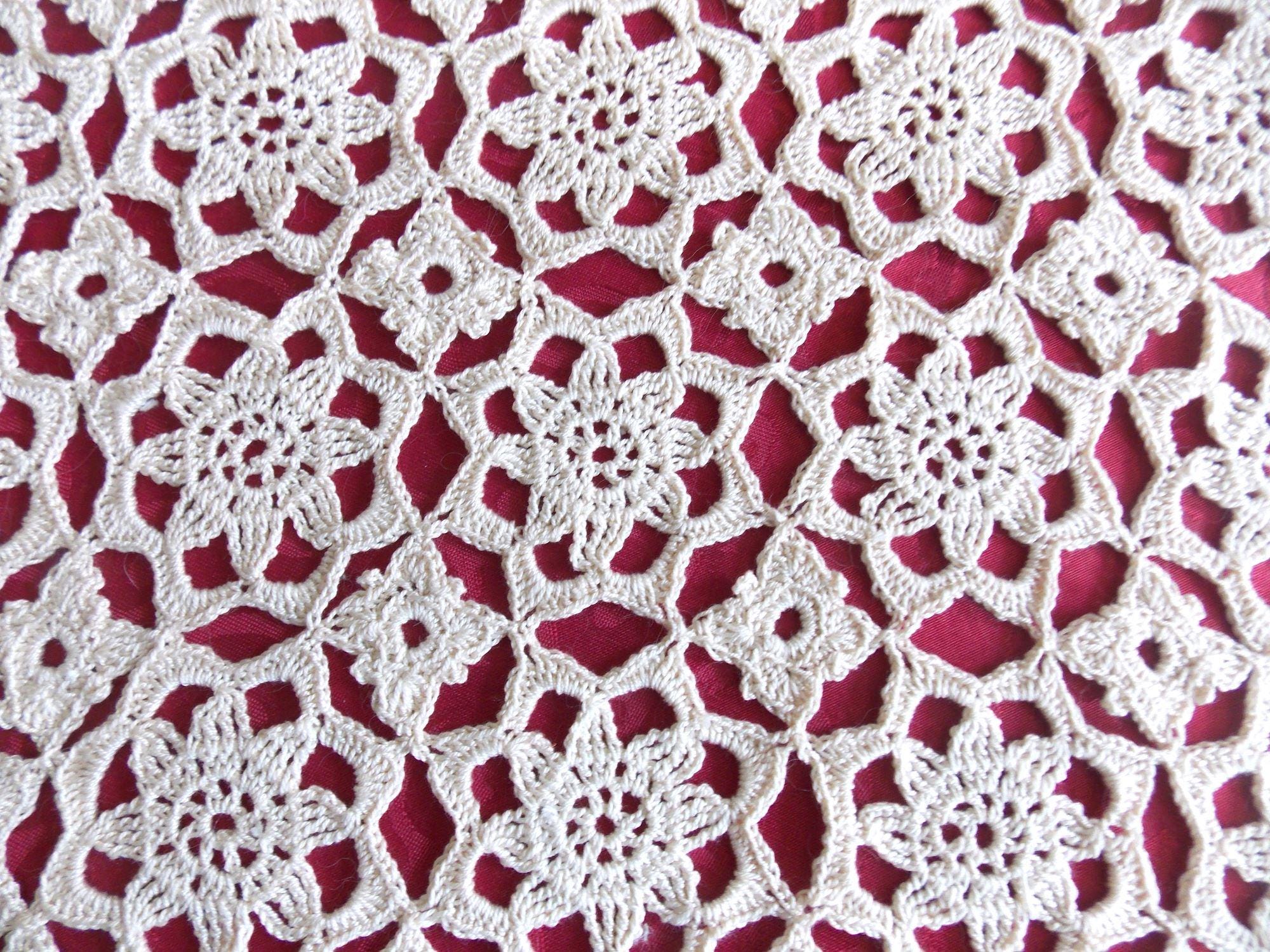 Rideau Crochet Artisanal Français Sylvette Raisonnier – Sur Mesure, Motif Aubépine, Brise-bise