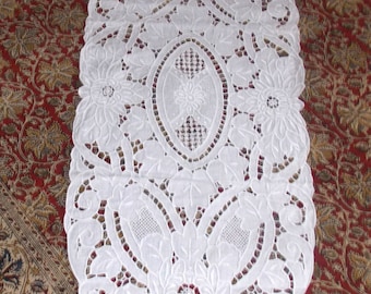 HAND-EMBROIDERED PLAID on linen royal white brogue embroidery oval 33cmx80