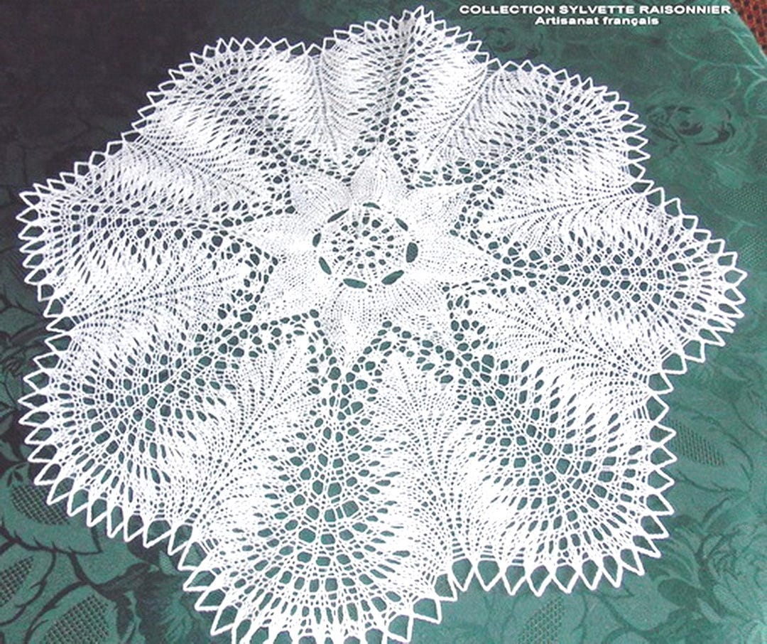 NAPPERON CROCHET MAIN artisanat français création sylvette Raisonnier rond blanc de 22cm - Canada