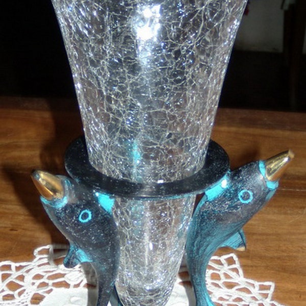 VASE de COLLECTION  DAUPHINS en laiton patiné  bleu vase craquelé