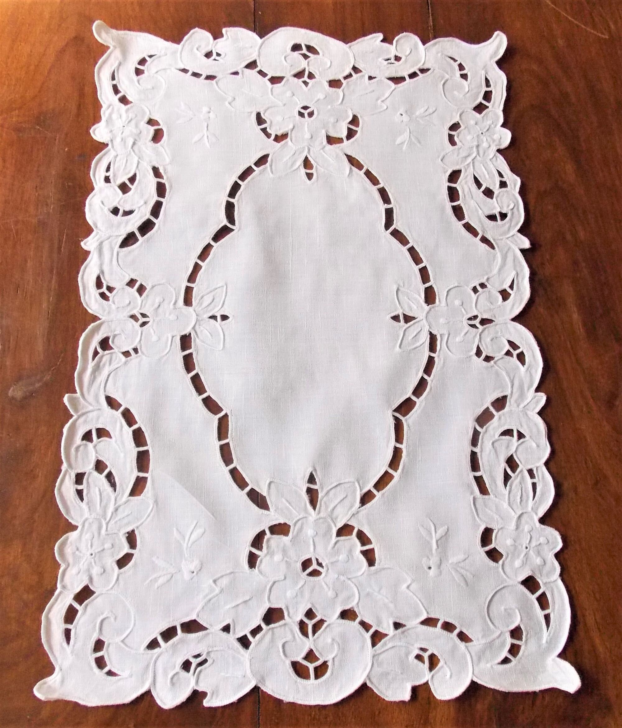 Napperon Chemin De Table Ovale Brodé Main Richelieu Sur Lin - 33x80 Cm - Blanc - Neuf Avec étiquettes