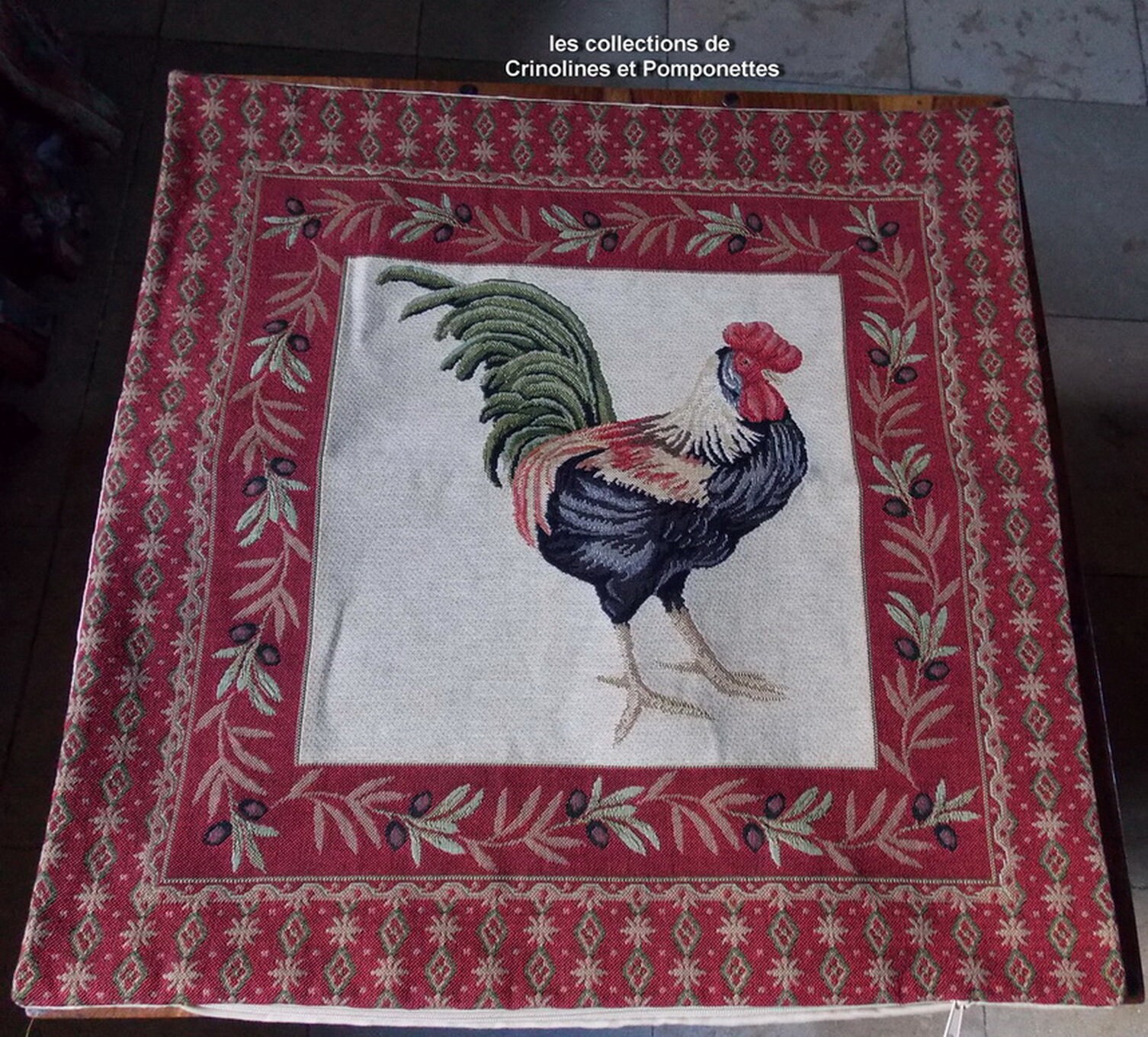 Housse de Coussin en Tapisserie Le Coq Noir