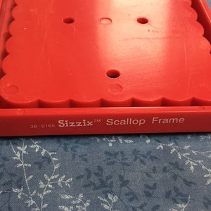Red Die, Scallop Frame Sizzix 38-0165 Retired image 1