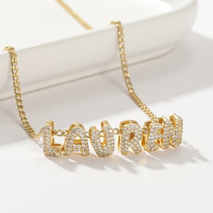 Collar con nombre y letra en forma de burbuja en 3D de Beceff® • Collar personalizado con letra en forma de burbuja en 3D • Collar con letra dorada como regalo de Navidad