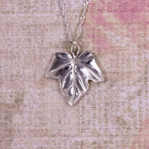 Silber Efeu Blatt Halskette - Efeu Halskette - Efeu Anhänger - Blatt Anhänger - Natur Halskette - Secret Garden - Versandfertig - UK Lager