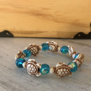 Turtle beaded bracelet