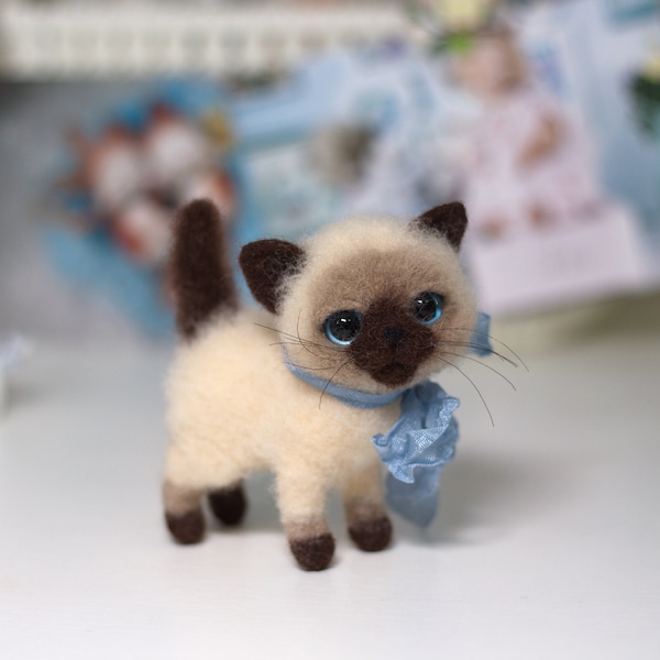 Needle felted Siamese cat toy animal miniature woolen kitten cute felted toy cat sculpture wool  gift little cat felt