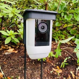 RING Spotlight PLUS & PRO cam ground // A garden or flower pot mounted wifi camera mount on 20" fiberglass posts